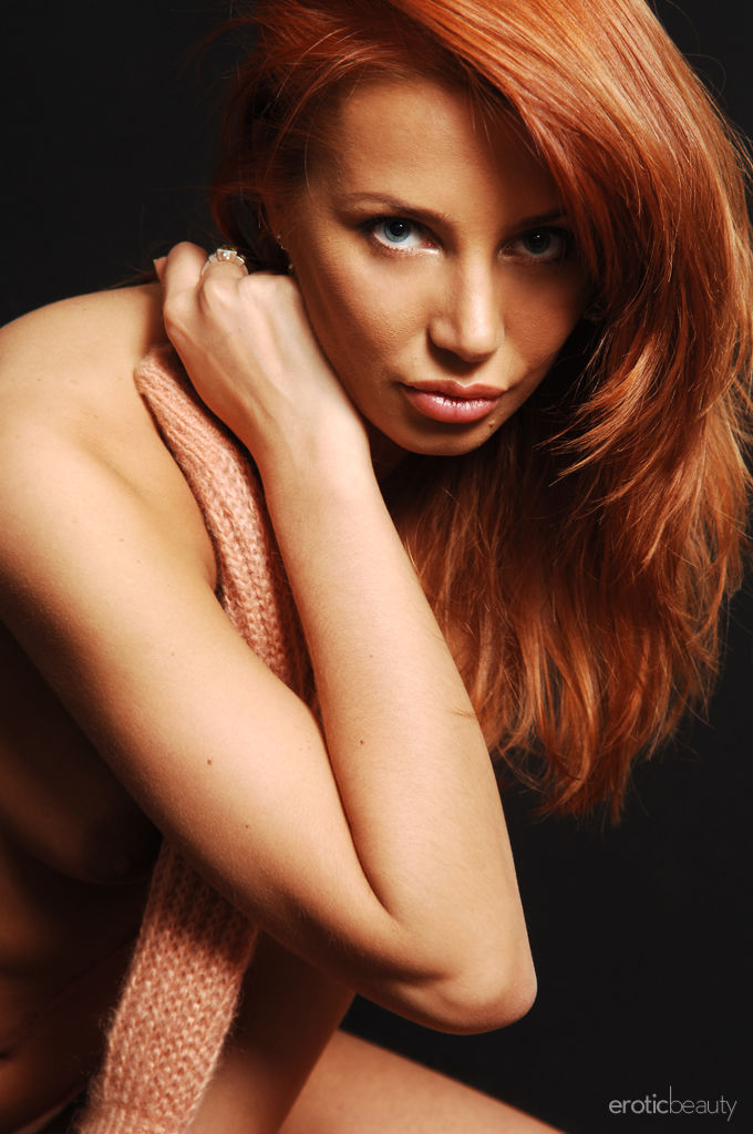 Sexy redhead Lova divests herself of clothing to get totally naked foto pornográfica #425446901 | Erotic Beauty Pics, Lova, Redhead, pornografia móvel
