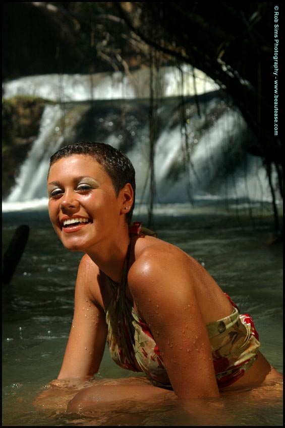 Beau Tease Naked Waterfall 色情照片 #422593728 | Beau Tease Pics, Kelly Schreck, Short Hair, 手机色情