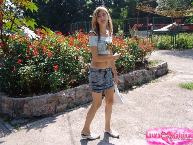 Pantyless brunette laura flashing in park 色情照片 #424736686 | Laura Loves Katrina Pics, Public, 手机色情