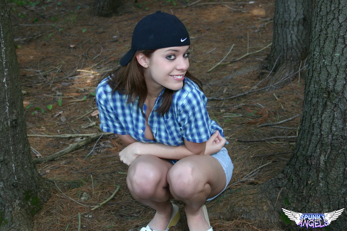 Cute tomboy Serena removes her bra with her shirt unbuttoned in a forest porno fotky #427316520 | Spunky Angels Pics, Serena, Shorts, mobilní porno