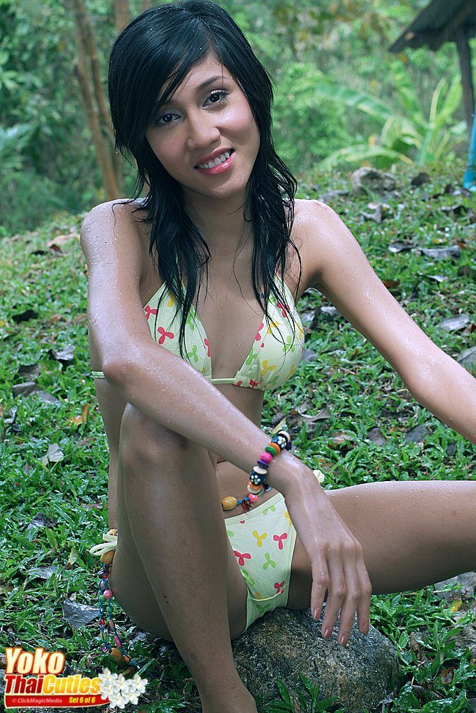 Thai solo girl Yoko takes off her bikini under a backyard sprinkler foto porno #424794096