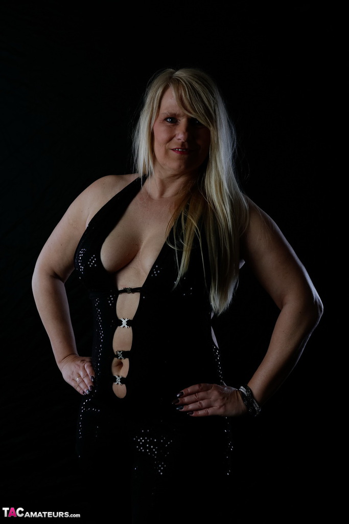 Older blonde Sweet Susi displays her inviting cleavage in a long gown porno fotoğrafı #427149306