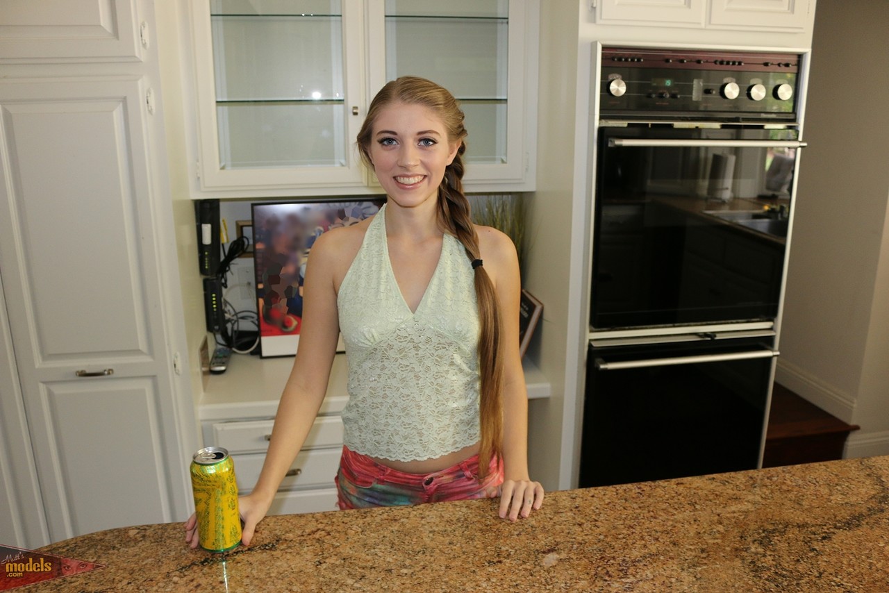 First timer Alyce Anderson gets naked on kitchen counter to part her pussy foto porno #424196491