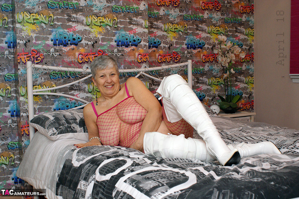 Bold granny Savana in thigh poses in fishnet body stocking & thigh high boots ポルノ写真 #425900425 | TAC Amateurs Pics, Savana, Granny, モバイルポルノ