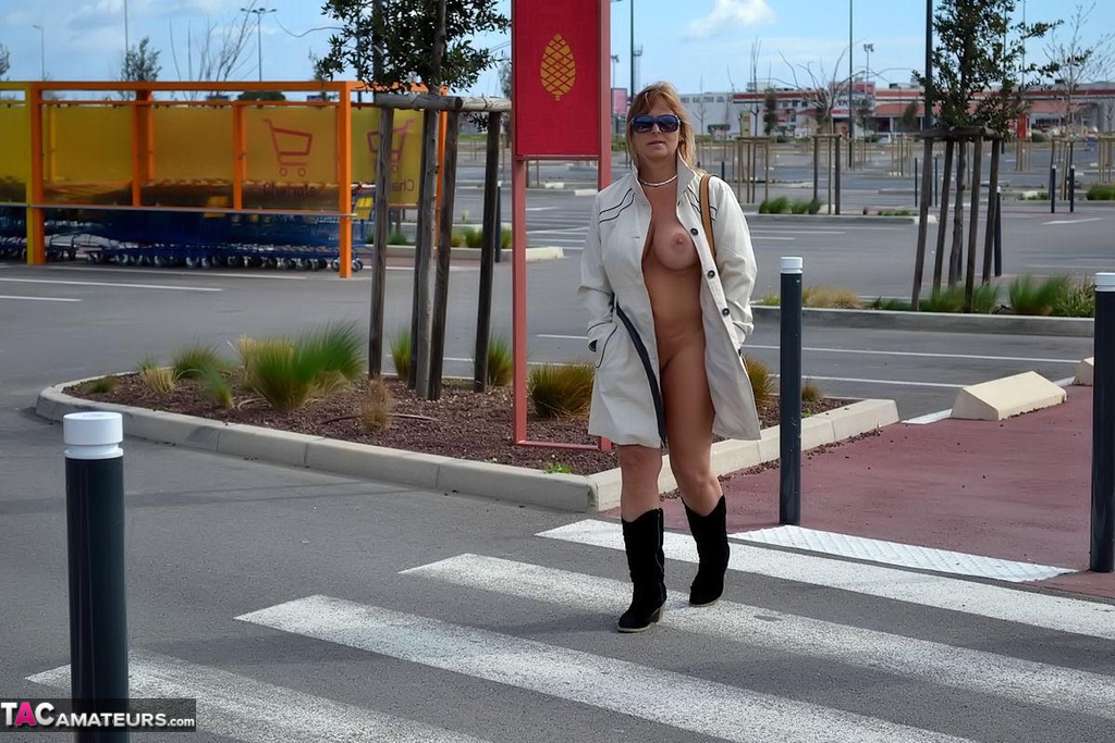 Female Exhibitionist Nude Chrissy Exposes Herself In Public In A Coat Shades