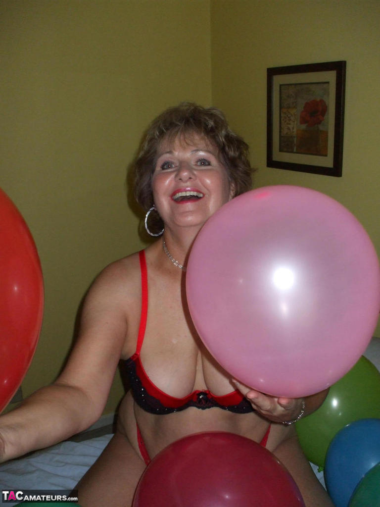 Older lady Busty Bliss plays with balloons before uncupping her natural tits foto porno #426430135 | TAC Amateurs Pics, Bustybliss, BBW, porno mobile