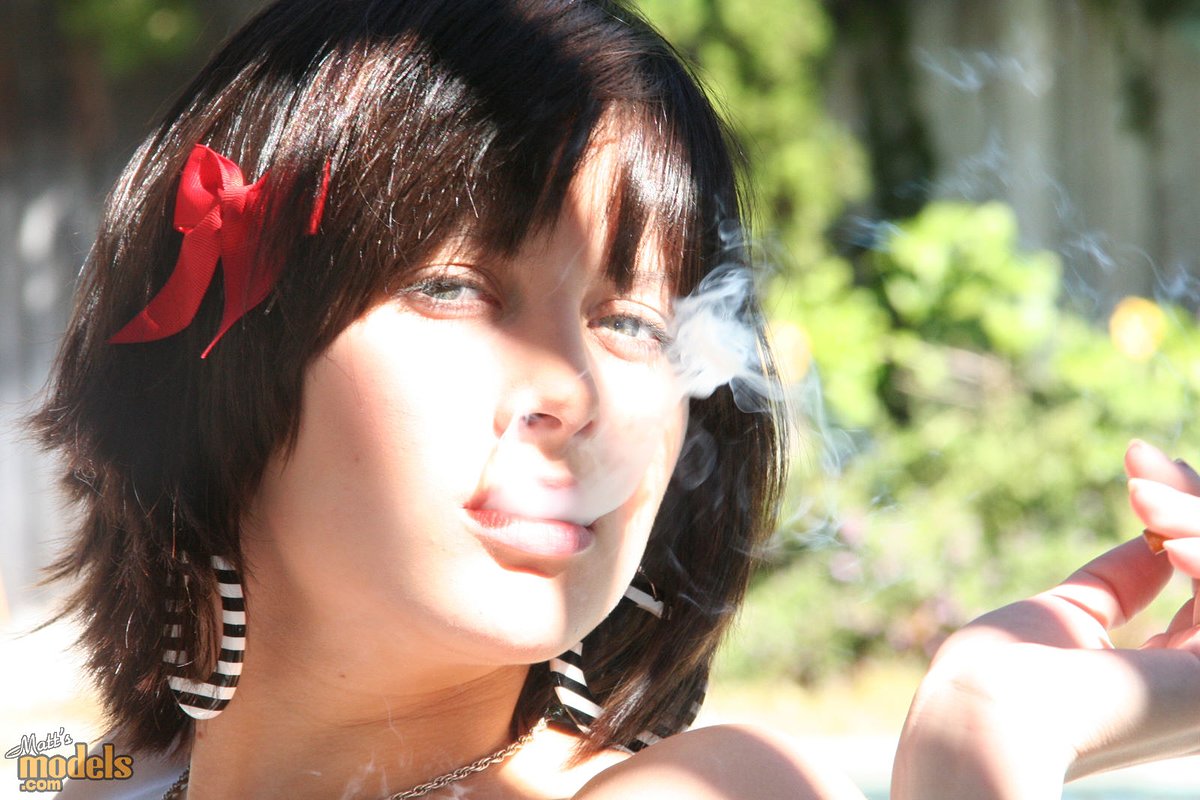 Amateur girl Ellie Idol smokes before exposing her tit son a poolside patio 포르노 사진 #424992913 | Matts Models Pics, Ellie Idol, Smoking, 모바일 포르노