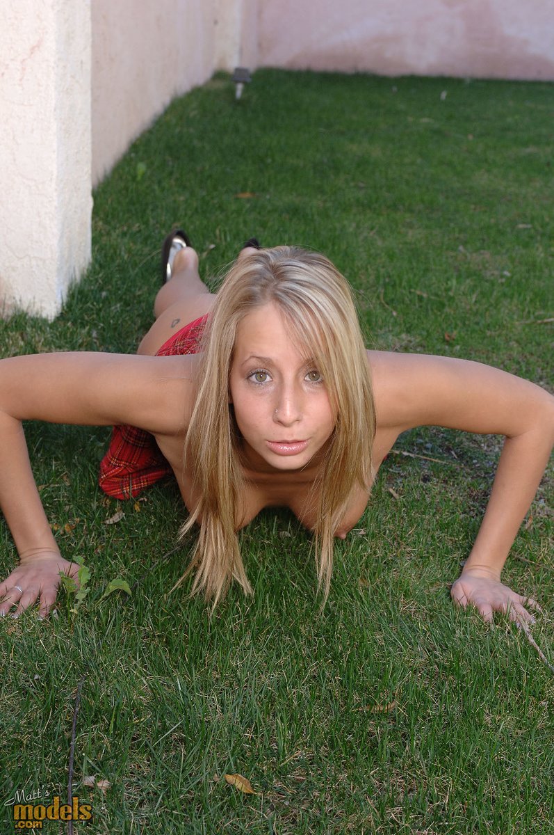 Blonde amateur Ashley Jenson shows her tits and twat in a backyard 포르노 사진 #428757297 | Matts Models Pics, Ashley Jenson, Spreading, 모바일 포르노