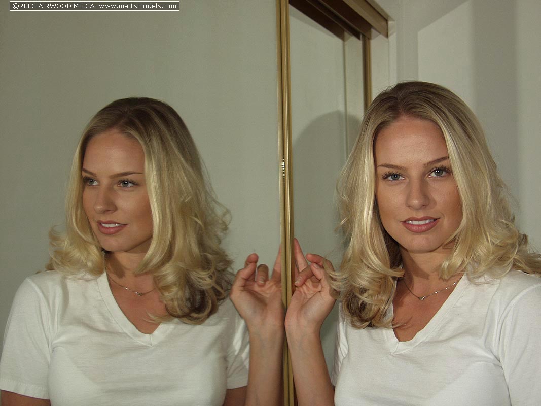 Blonde amateur Jordan West strips naked in front of bedroom mirror 色情照片 #425638903 | Matts Models Pics, Jordan West, Amateur, 手机色情