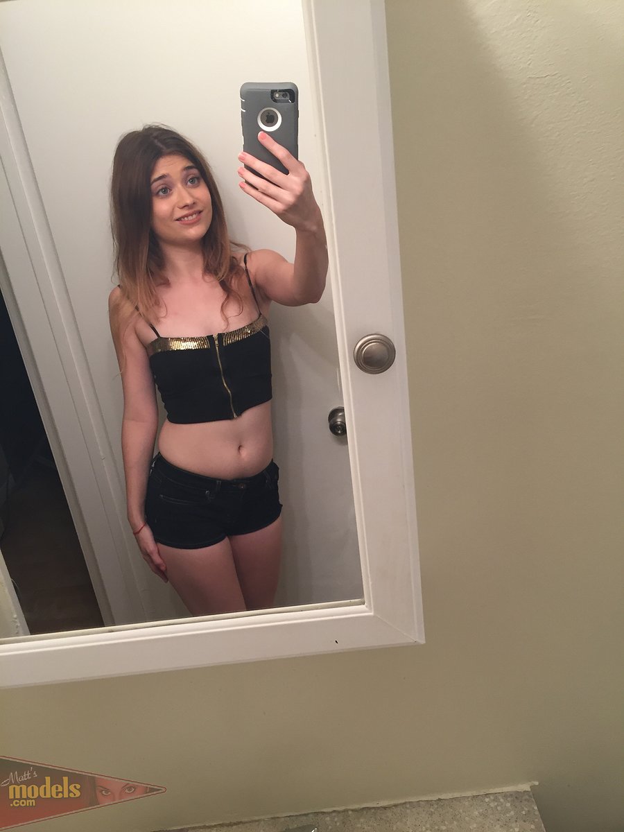 https://www.pornpics.com/galleries/petite-teen-ariel-mc-gwire-makes-her-nude-modeling-debut-in-bathroom-selfies-71358525/