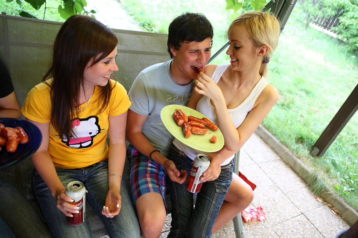 Violla, Rosa, Laska, Gregor and Filimon we just grilling out at Viollas place 色情照片 #428595465 | Teen Burg Pics, Violla, Rosa, Laska, Gregor, Filimon, Jeans, 手机色情