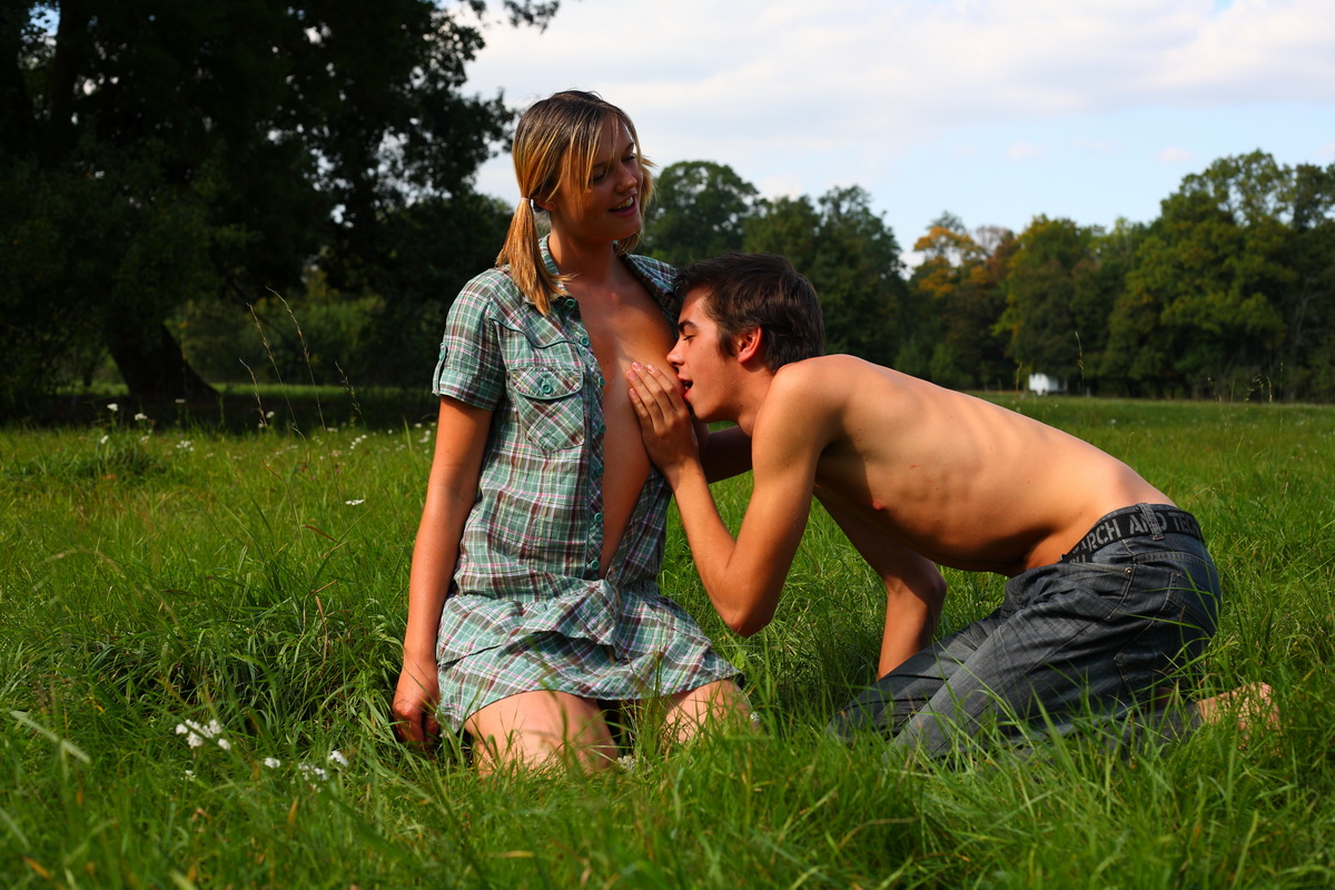 The soft green grass is the bed for these horny teens today They use it like a ポルノ写真 #428443417 | Teen Dorf Pics, Dominika, Filip, Cumshot, モバイルポルノ