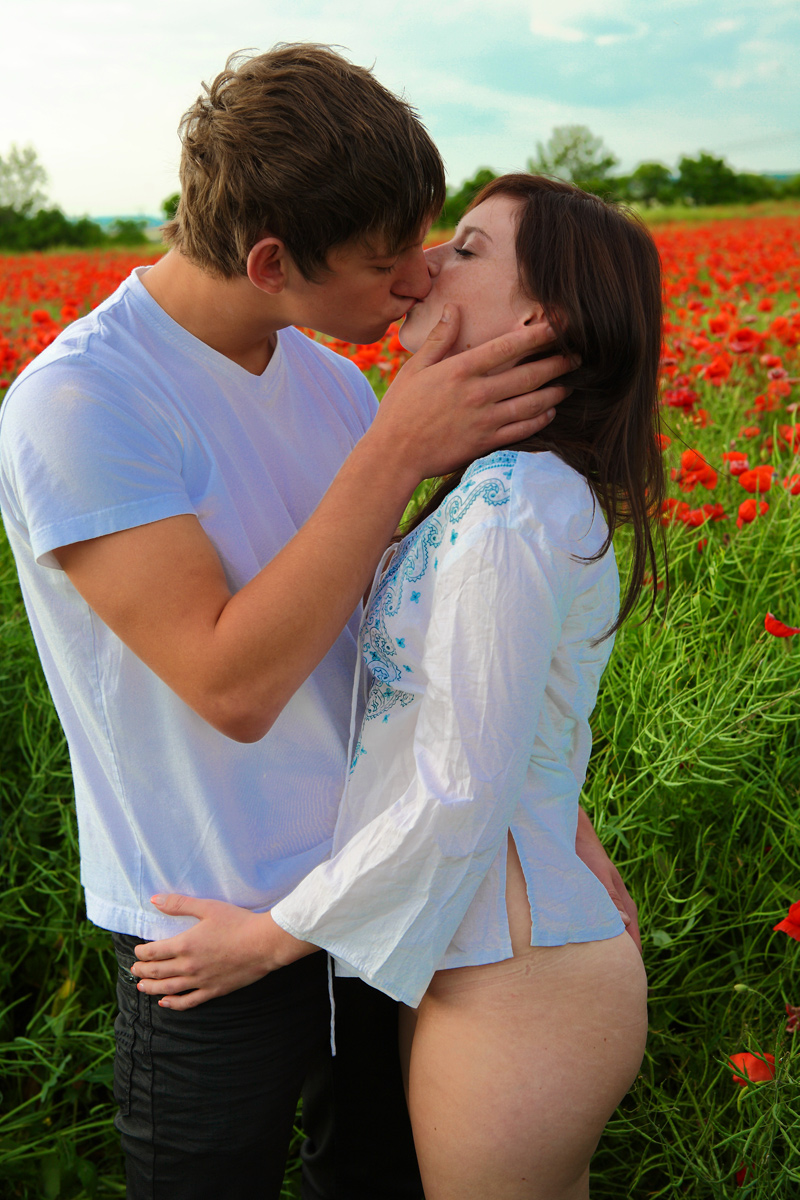 Young couple engages in hardcore sex while in a field of poppies ポルノ写真 #428768487 | Teen Dorf Pics, Alka, Fill, Pussy Licking, モバイルポルノ