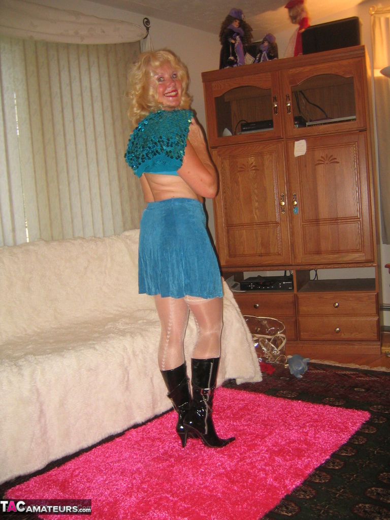 Older blonde Ruth strips to her pretties and black boots before sucking a dick porno foto #428156872