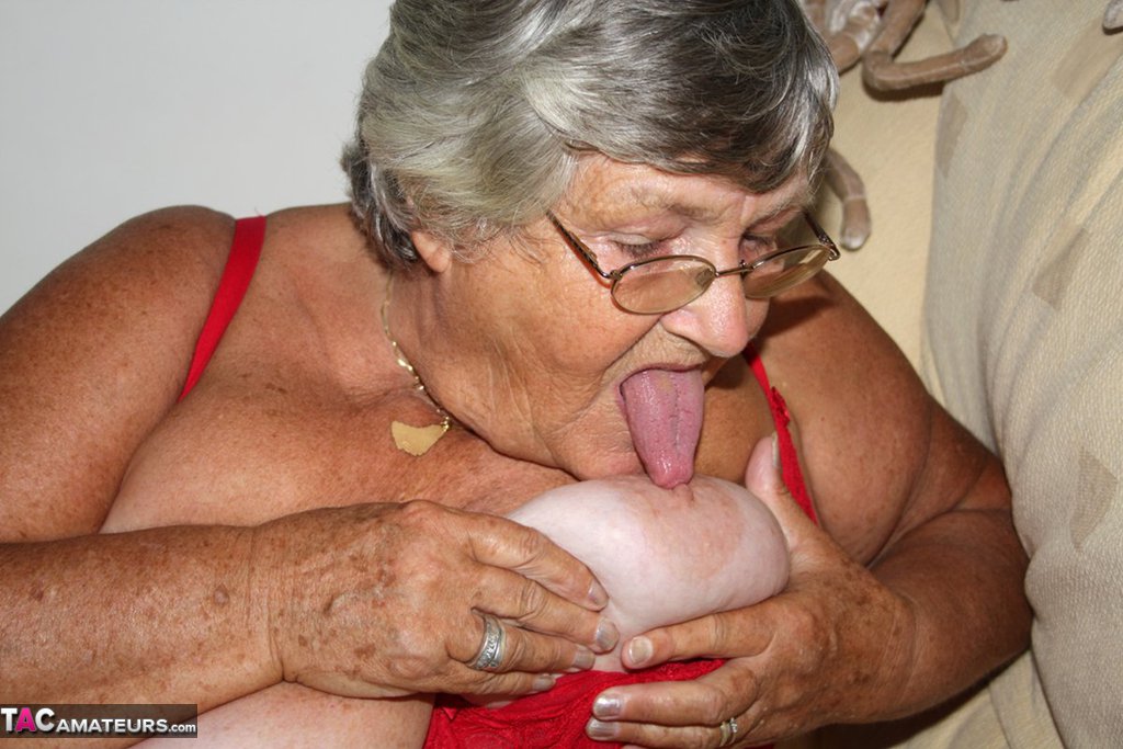Morbidly Obese Nan Grandma Libby Licks A Nipple Before Spreading Her Cunt