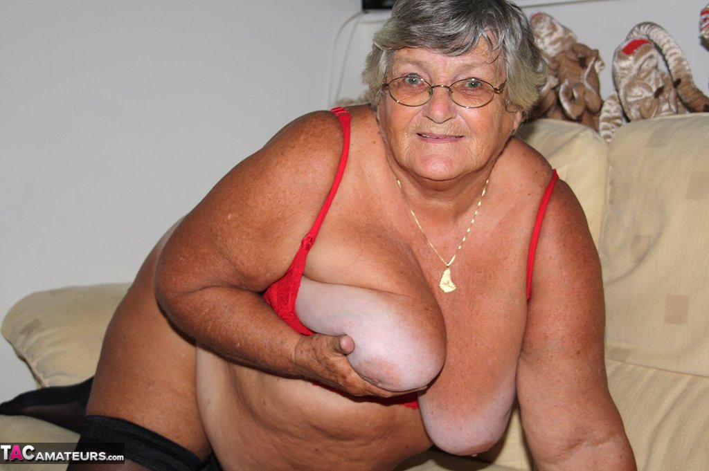 Morbidly Obese Nan Grandma Libby Licks A Nipple Before Spreading Her Cunt