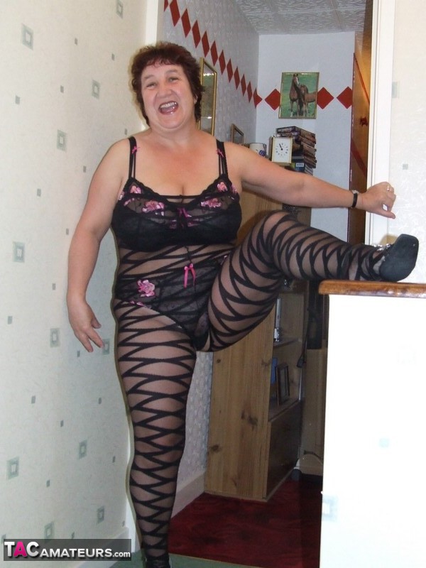 Fat Mature Woman Kinky Carol Displays Her Bald Pussy In A Crotchless Stocking