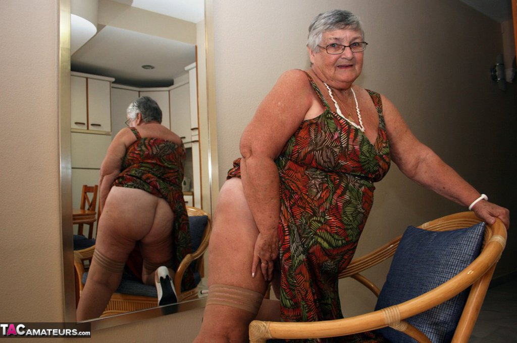 Silver haired granny Grandma Libby exposes her obese figure afore a mirror 포르노 사진 #425404491