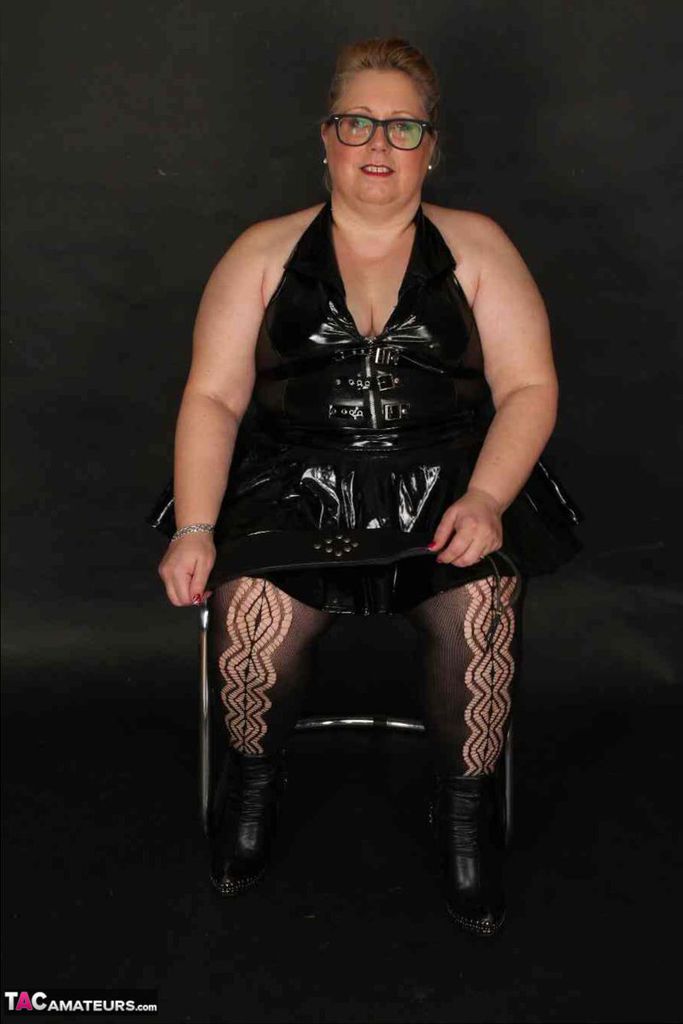 Fat UK amateur Lexie Cummings plays with her heavily pierced pussy in glasses porno fotoğrafı #425997662 | TAC Amateurs Pics, Lexie Cummings, SSBBW, mobil porno