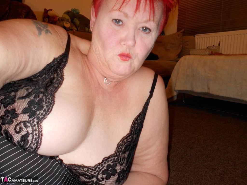 Older redhead Valgasmic Exposed exposes her breasts during self shot action zdjęcie porno #428601182 | TAC Amateurs Pics, Valgasmic Exposed, Selfie, mobilne porno