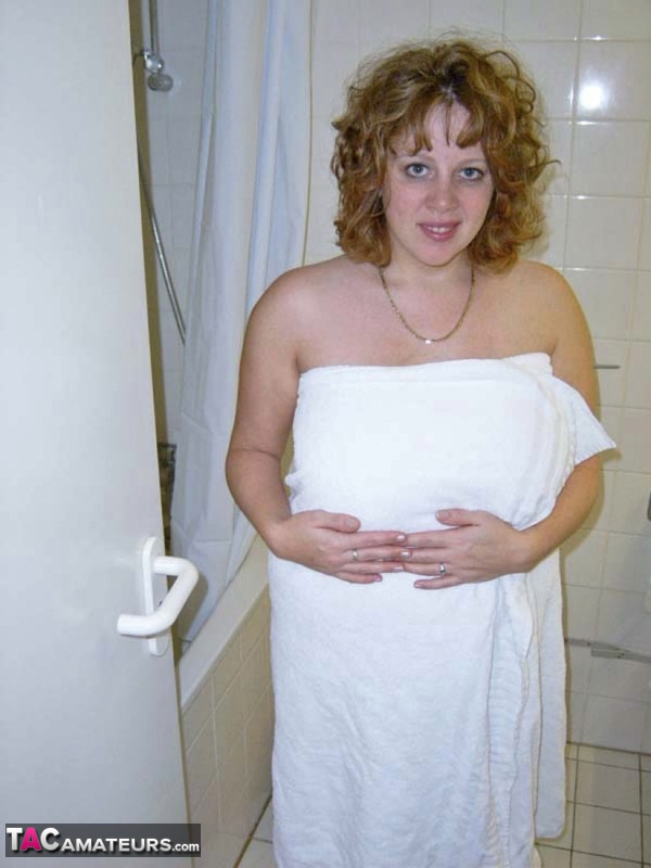 Uk Amateur Curvy Claire Washes Her Overweight Body In The Shower