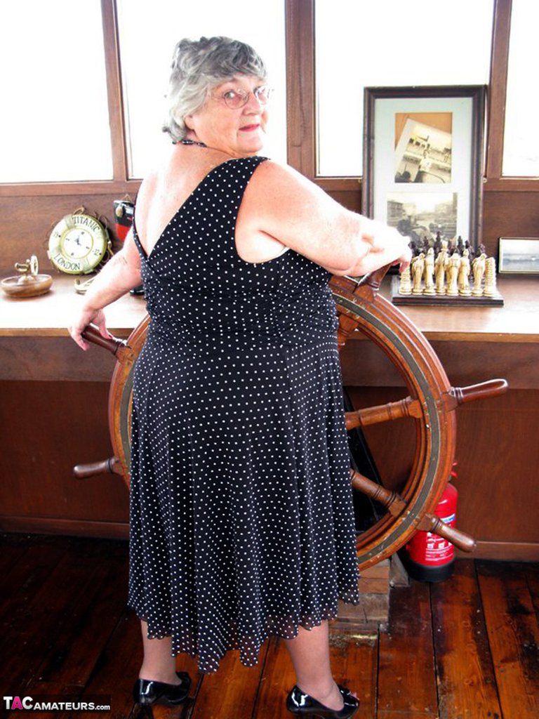Fat British nan Grandma Libby masturbates in stockings while on board a boat porn photo #423267195