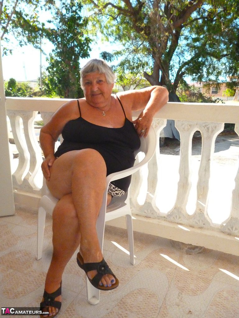 Fat oma Grandma Libby gets completely naked on a balcony by herself foto porno #428803778
