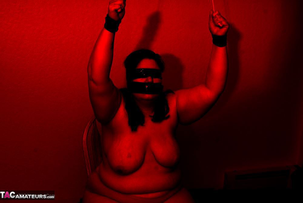 Overweight amateur Inked Oracle is tied up after being blindfolded on a bed 포르노 사진 #428133588
