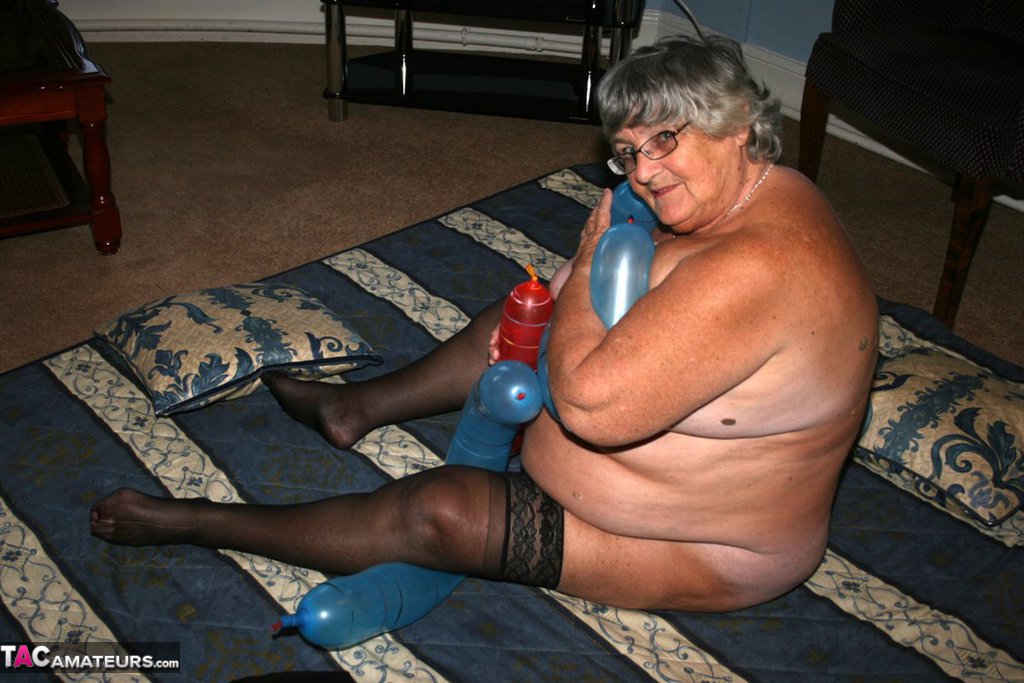 Overweight British woman Grandma Libby plays with balloon dildos in lingerie foto porno #428562432 | TAC Amateurs Pics, Grandma Libby, Granny, porno móvil