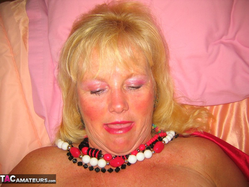 Older blonde Ruth takes a cumshot on her abdomen during close-up action porno fotoğrafı #424876170 | TAC Amateurs Pics, Ruth, Mature, mobil porno