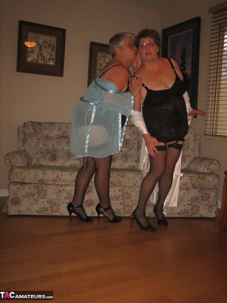 Overweight granny Girdle Goddess and her friend partake in strapon lesbian sex foto porno #428127797