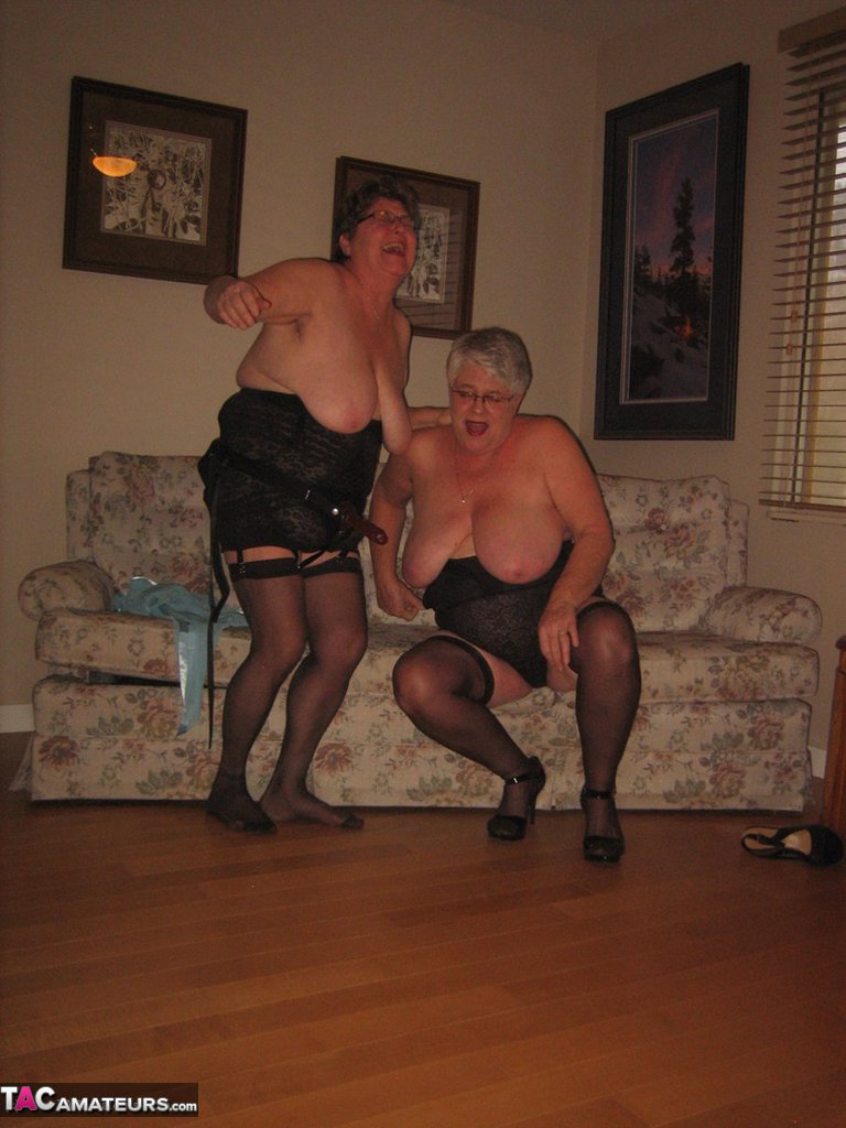 Overweight granny Girdle Goddess and her friend partake in strapon lesbian sex zdjęcie porno #428127816