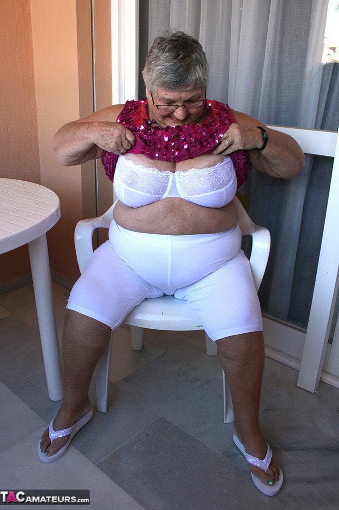 Obese Grandmother Grandmalibby Parts Her Labia Lips After Disrobing On Balcony