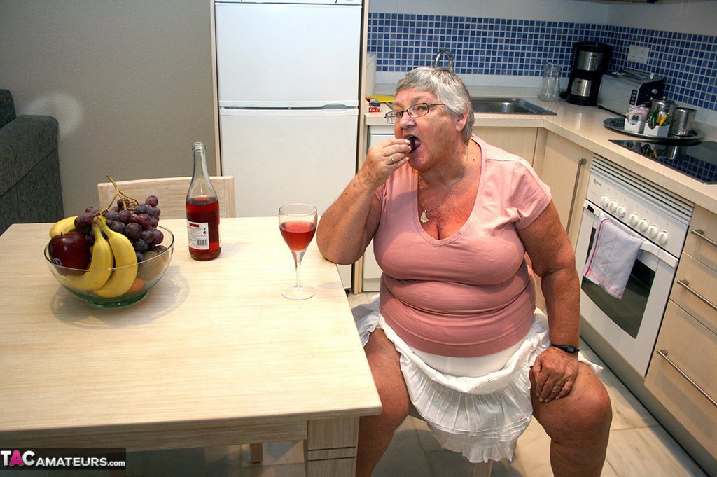 Mature Bbw Grandma Libby Strips In The Kitchen To Wine Dine Toy Pussy Nude