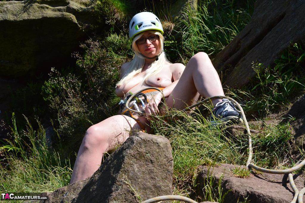 Blonde amateur Barby Slut sucks on a cock after a day of rock climbing ポルノ写真 #425971477 | TAC Amateurs Pics, Barby Slut, Saggy Tits, モバイルポルノ