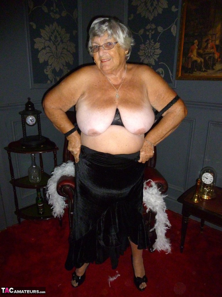 Fat Nan Grandma Libby Wears A Feather Boa While Baring Her Saggy Tits And Butt