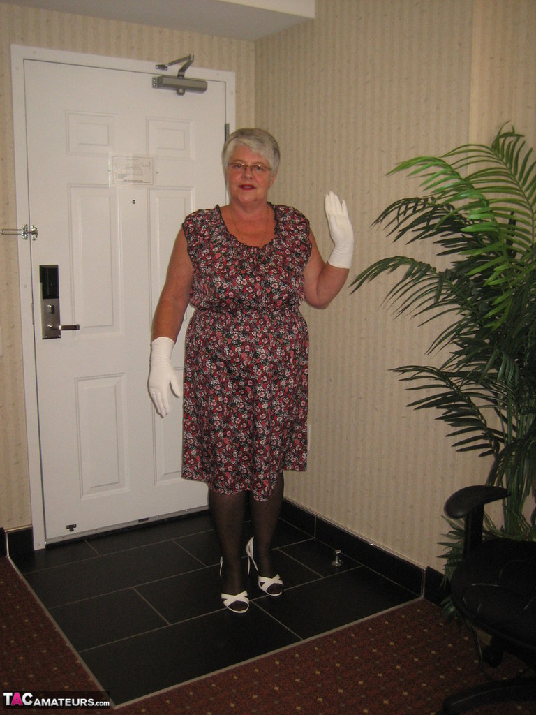 Silver Haired Nan Girdle Goddess Bares Her Big Tits And Twat In White Gloves