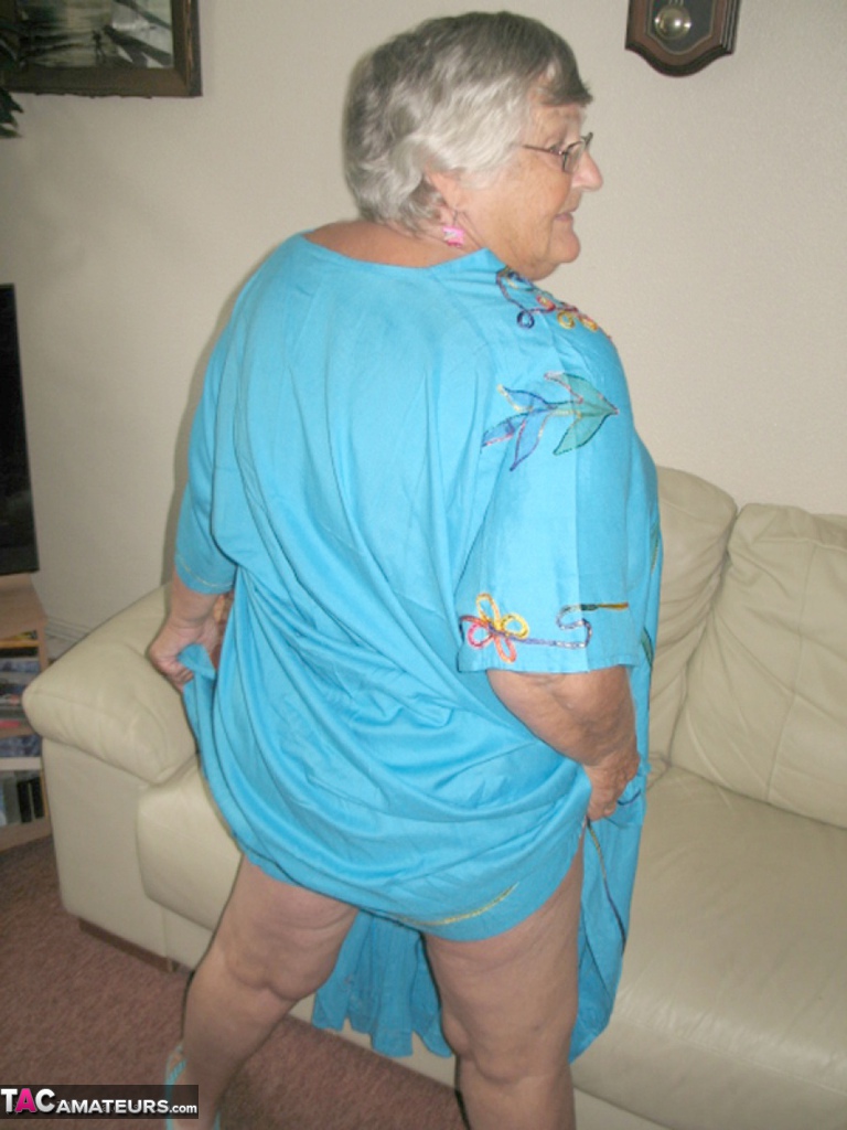 Obese nan Grandma Libby licks a nipples after taking off her pink panties порно фото #425499266