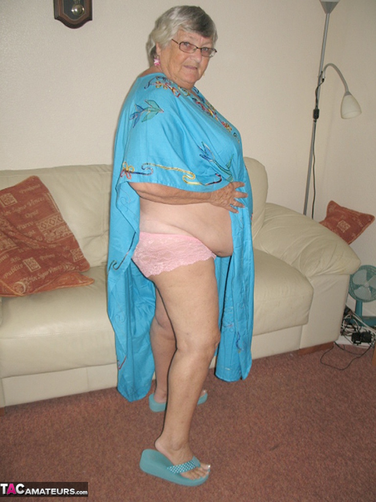 Obese nan Grandma Libby licks a nipples after taking off her pink panties foto porno #425499268