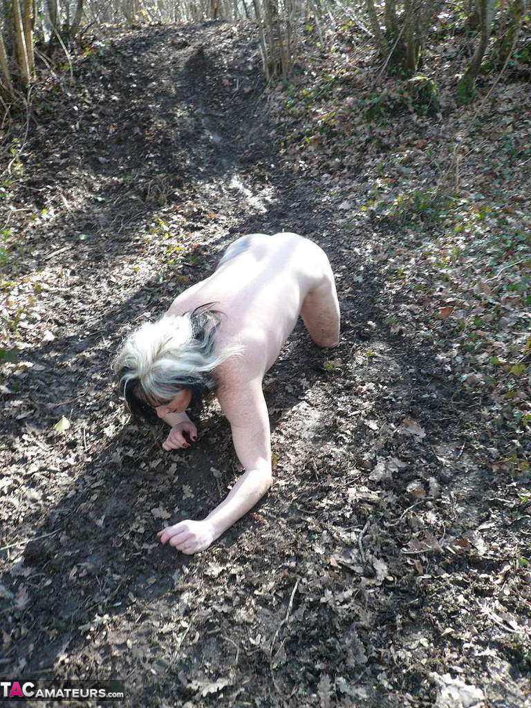 Older amateur Mary Bitch squats for a piss in a mud puddle while in the woods porno fotky #424878831 | TAC Amateurs Pics, Mary Bitch, Boots, mobilní porno