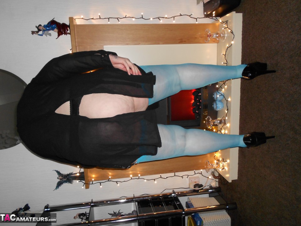 Older redhead Valgasmic Exposed exposes herself while in garters & blue nylons 色情照片 #428577516 | TAC Amateurs Pics, Valgasmic Exposed, Mature, 手机色情