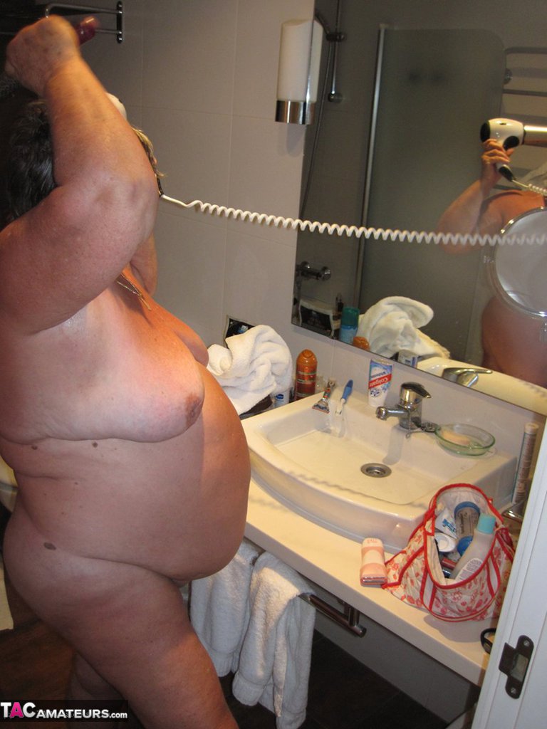 Obese amateur Grandma Libby blow drys her hair after taking a shower foto porno #428834206