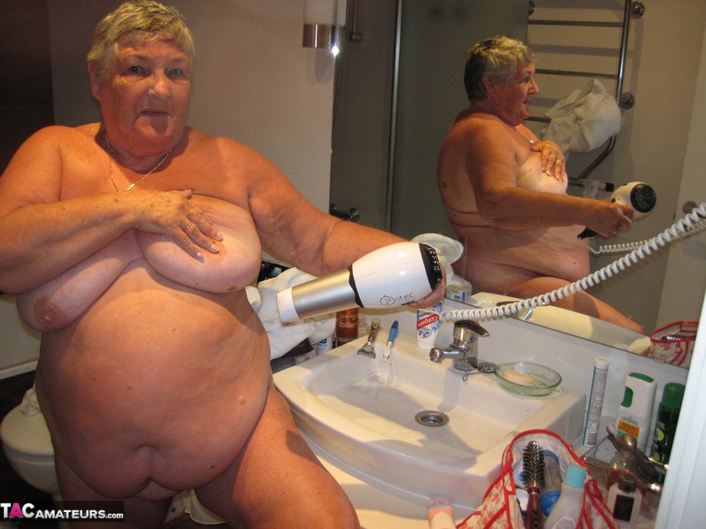 Obese amateur Grandma Libby blow drys her hair after taking a shower foto porno #428834211