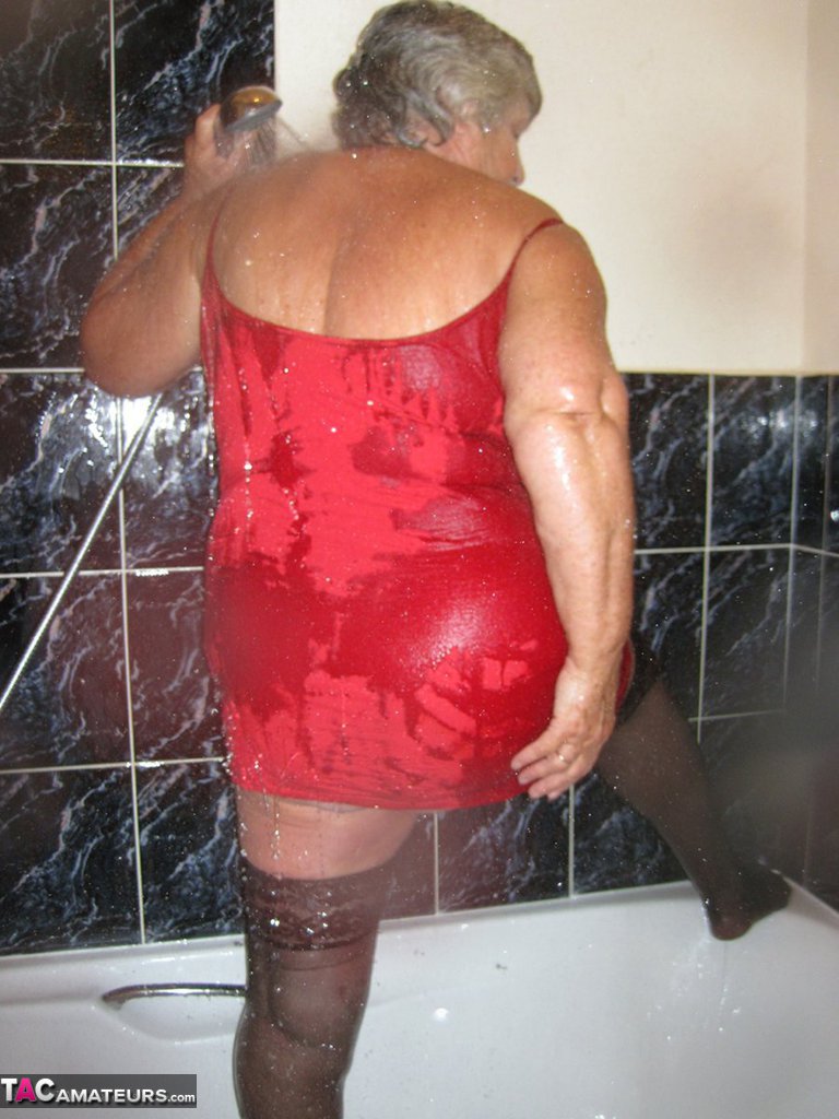 Obese nan Grandma Libby gets naked in stockings while in the shower 포르노 사진 #428504178