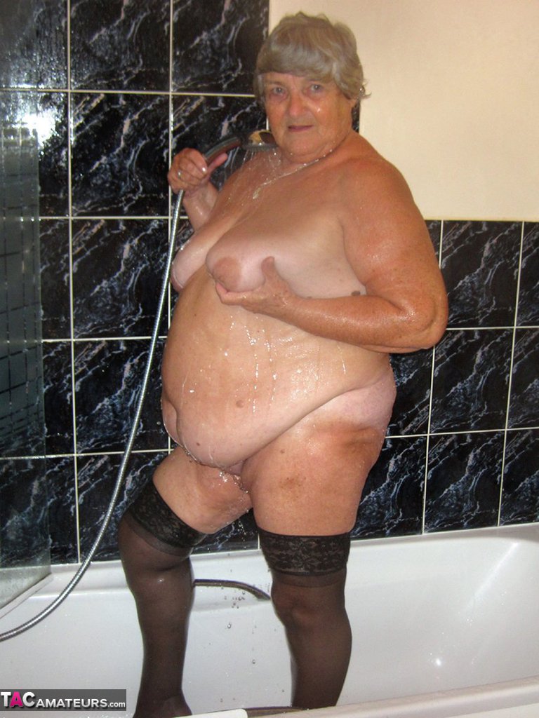 Obese nan Grandma Libby gets naked in stockings while in the shower 色情照片 #428504200 | TAC Amateurs Pics, Grandma Libby, SSBBW, 手机色情