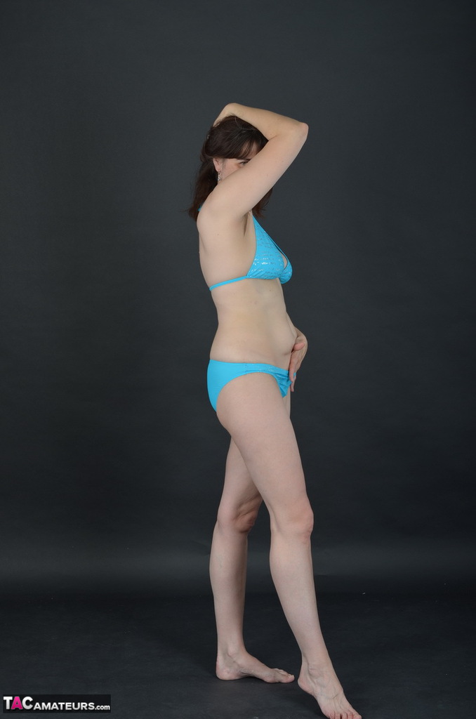 Amateur model Hot MILF reveals her hairy underarms while taking off a bikini foto porno #426872500 | TAC Amateurs Pics, Hot Milf, Mature, porno móvil
