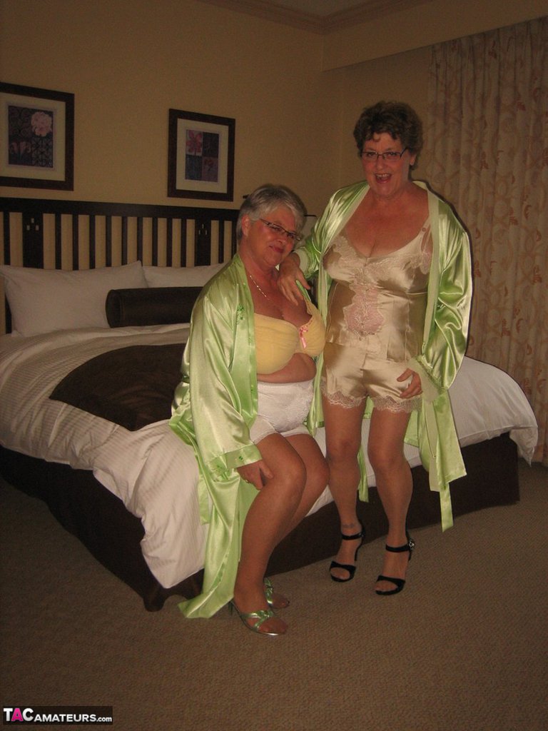 Fatty mature Girdle Goddess & her horny friend stripping to lick hard nipples zdjęcie porno #428615981
