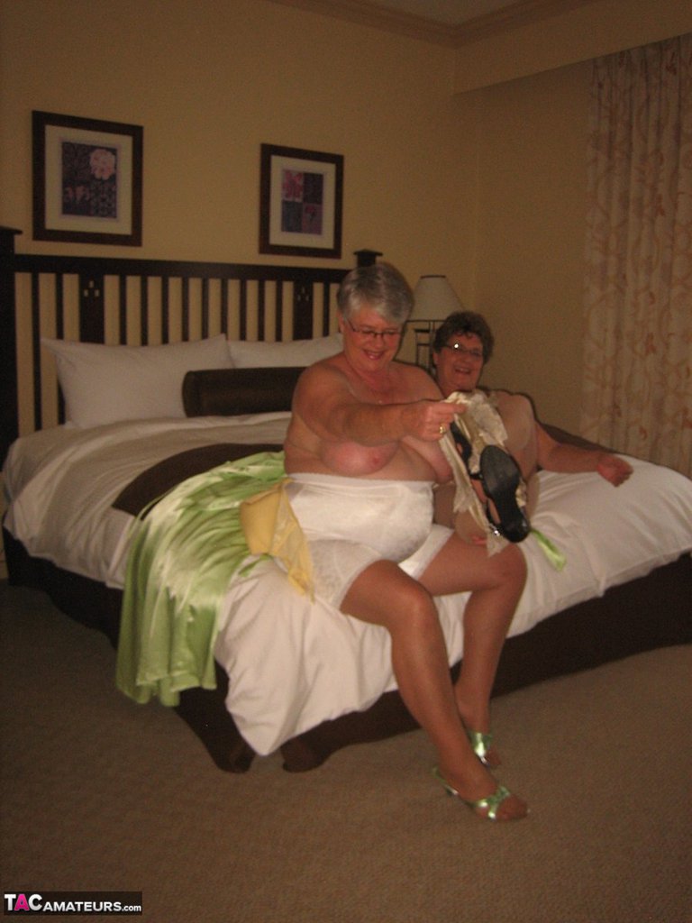 Fatty mature Girdle Goddess & her horny friend stripping to lick hard nipples 色情照片 #428615989 | TAC Amateurs Pics, GirdleGoddess, Granny, 手机色情