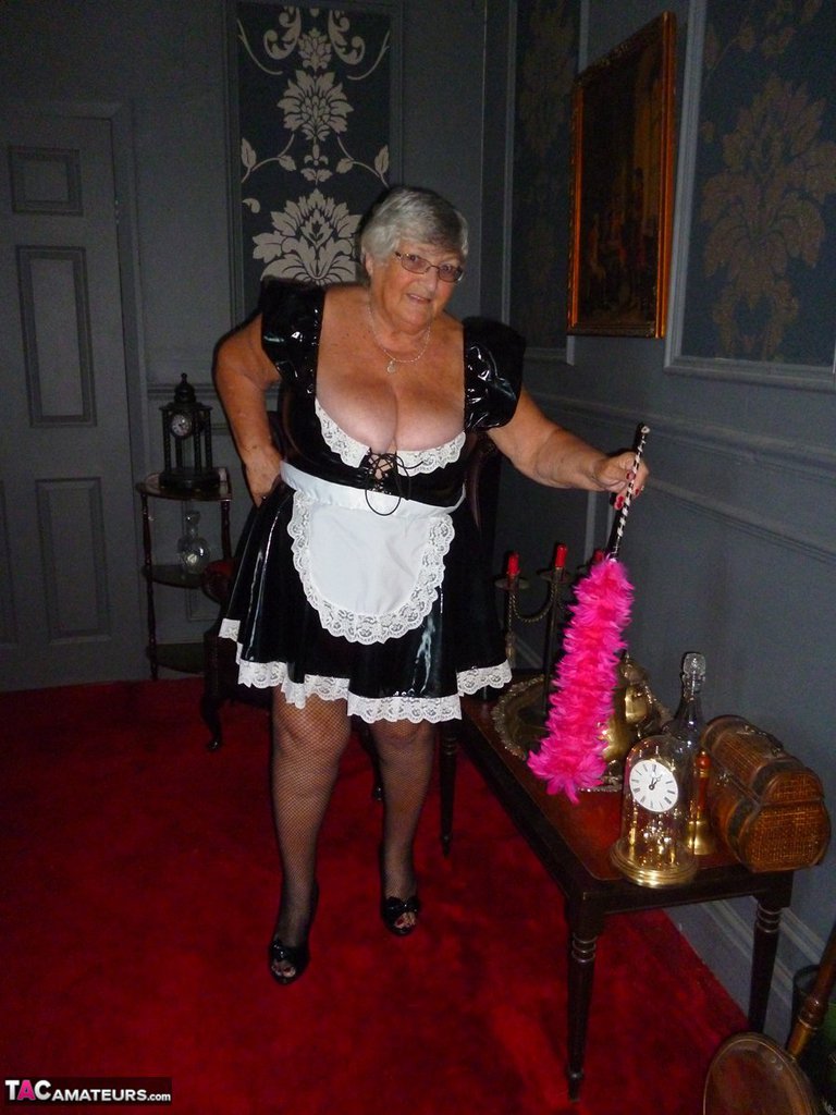 Fat old maid Grandma Libby doffs her uniform to pose nude in stockings foto porno #428350789