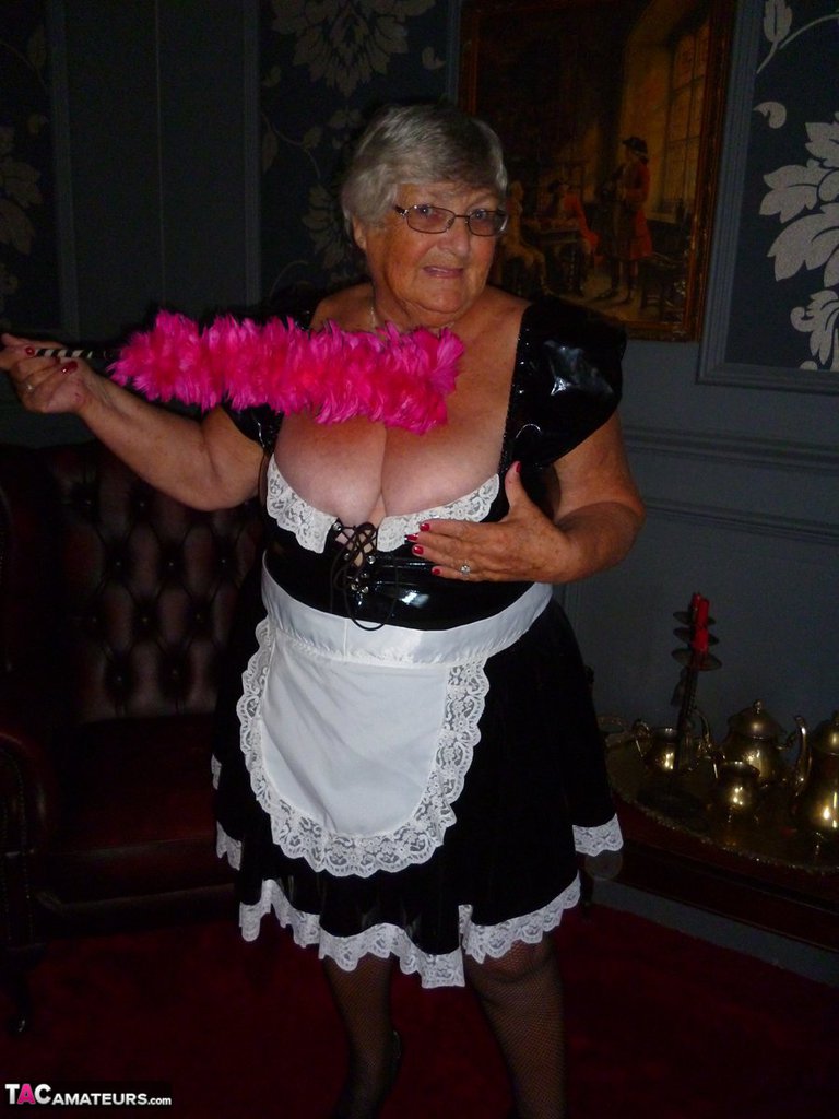 Fat old maid Grandma Libby doffs her uniform to pose nude in stockings foto porno #428350797